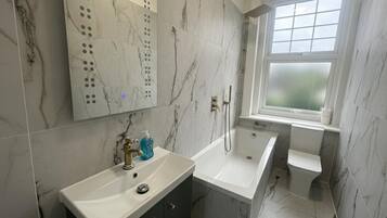 Apartment, 2 Bedrooms | Bathroom