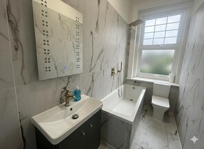 Apartment, 2Â Schlafzimmer | Badezimmer