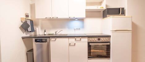 Fridge, microwave, oven, dishwasher