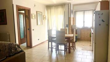 Bügeleisen/Bügelbrett, kostenloses WLAN, Bettwäsche