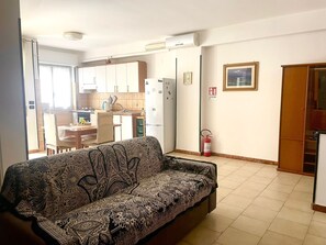 Living area - Situation House (Catanzaro)