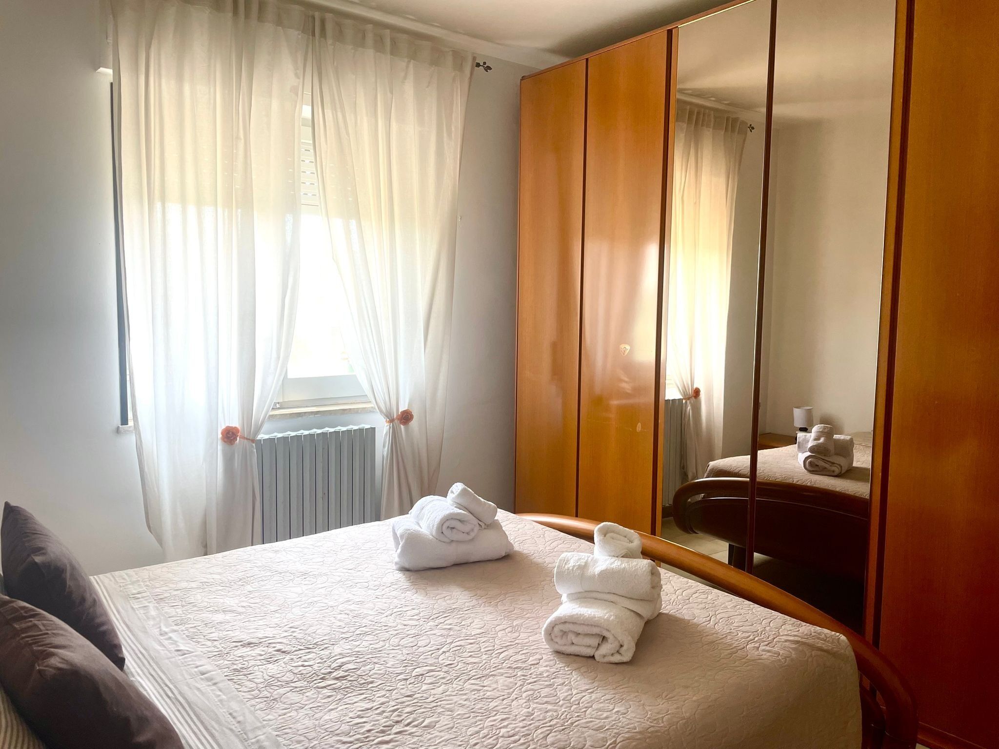 Iron/ironing board, free WiFi, bed sheets