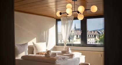 City Wohnung am Hbf mit 2 Schlafzimmern und Sky