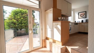 Geladeira, fogão, cooktop, lava-louças