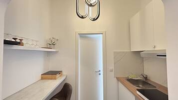 Four, cafetiĂšre/bouilloire, grille-pain