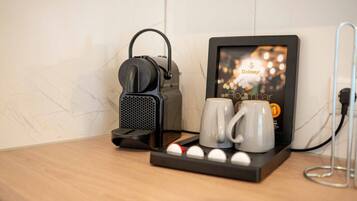 Kaffee und/oder Kaffeemaschine