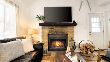 Smart TV, fireplace, video games
