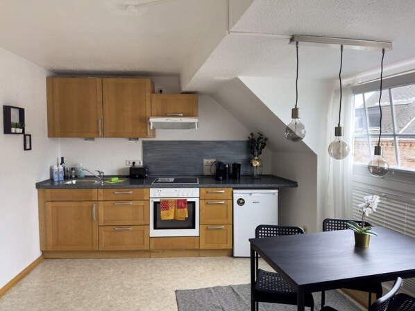 Fridge, oven, stovetop, dishwasher - Design apartment near university | Kitchen (Koblenz)
