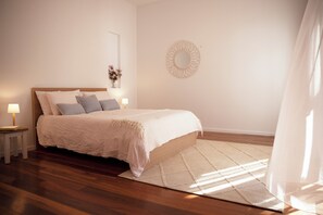 Iron/ironing board, WiFi, bed sheets - Experience Byron Hinterland Luxury @ Figtree Hill Retreat (Bangalow)