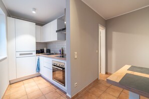 Private kitchen - Vacation apartment near train station and city center (Andernach)