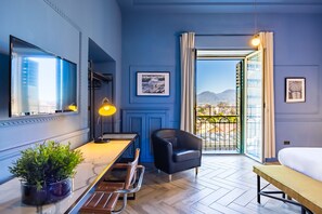 Apartment (3 Bedrooms) | 4 bedrooms, laptop workspace, bed sheets - Elite Art Palace by Napoliapartments (Naples)