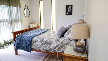 3 bedrooms, bed sheets