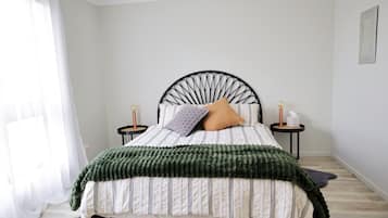 3 bedrooms, bed sheets