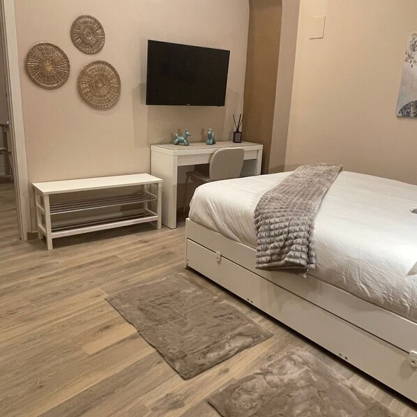 Bügeleisen/Bügelbrett, WLAN, Bettwäsche