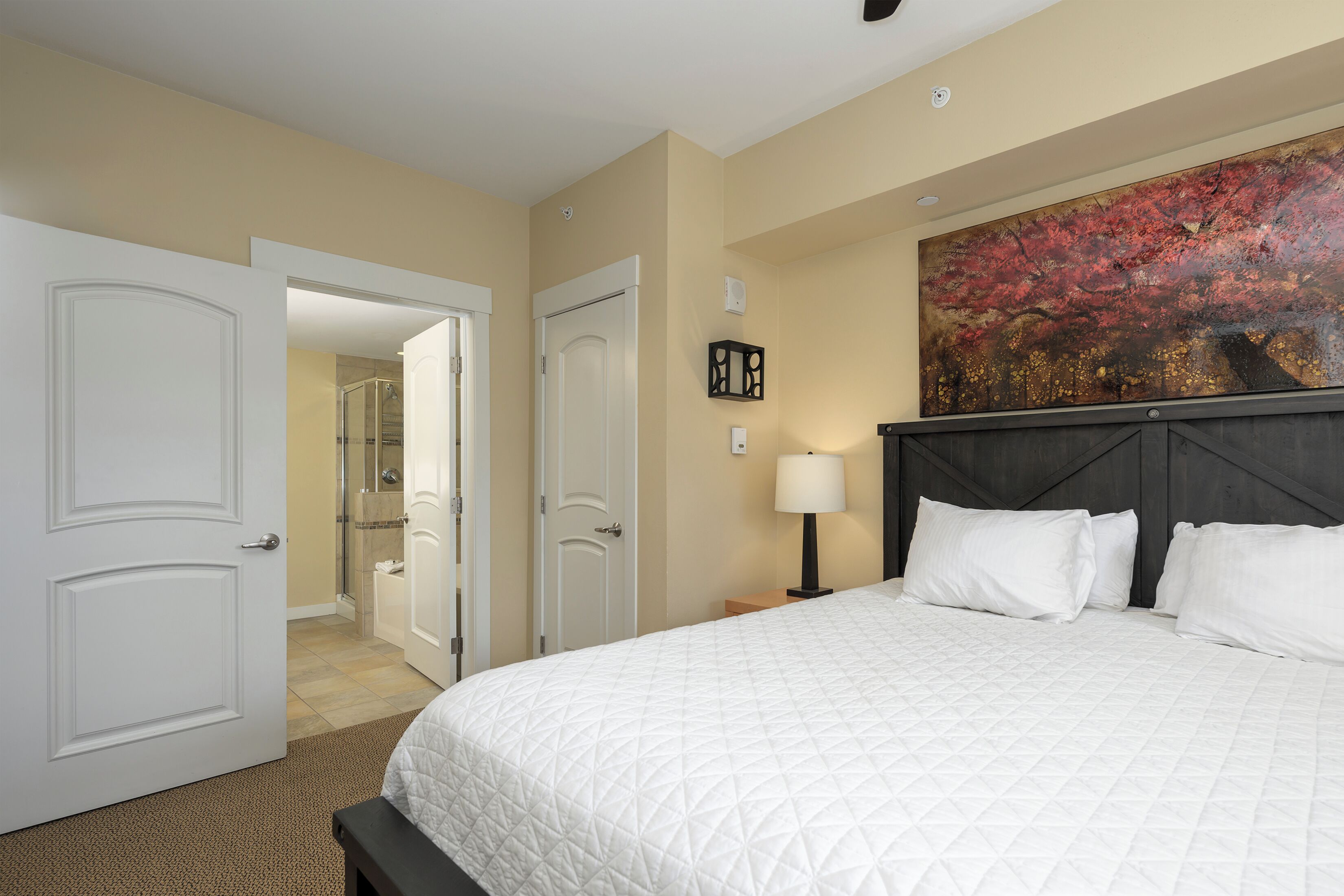 2 habitaciones, cuna de viaje, acceso a internet y ropa de cama 