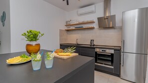 Fridge, oven, dishwasher, coffee/tea maker - Villa Arborea by Villas Guide (Ðurinici)