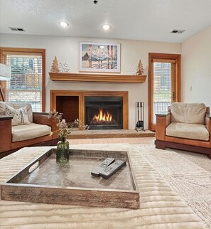 Smart TV, fireplace - Hot Tubs, Walk to Lifts, Free Heated Parking (Park City)