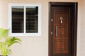 Exterior detail - Fully furnished and spacious 2bedroom House in Accra (Nii Okaiman East)