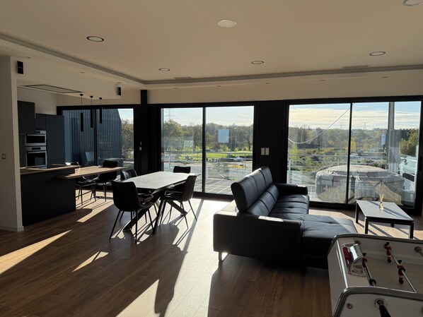 Interior - Magnificent luxury loft with top-of-the-range amenities. (Montussan)