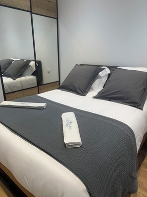 Iron/ironing board, WiFi, bed sheets - Magnificent luxury loft with top-of-the-range amenities. (Montussan)