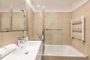 Apartment | Badezimmer