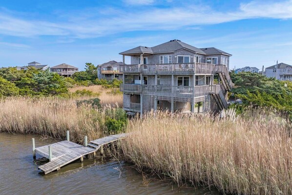 المنشأة من الخارج