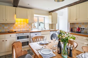 Microwave, dishwasher, coffee/tea maker