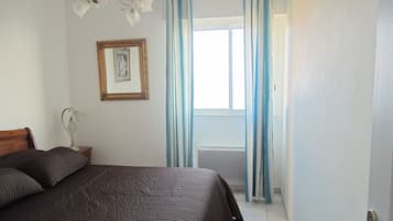 1 habitación, tabla de planchar con plancha y wifi gratis