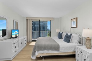 2 bedrooms, iron/ironing board, free WiFi, bed sheets - South Seas Beachfront Haven (Marco Island)