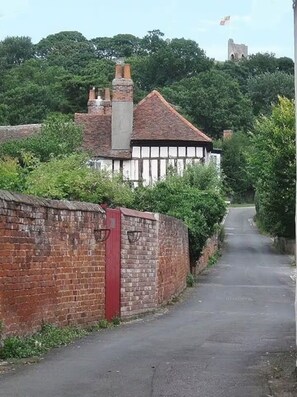 Miscellaneous - Beautiful Cottage opposite the Castle! (Castle Hedingham)