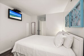 Iron/ironing board, free WiFi, bed sheets - Island Sunrise 463 by Liquid Life (Gulf Shores)