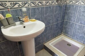 Doccia, asciugacapelli, bidet