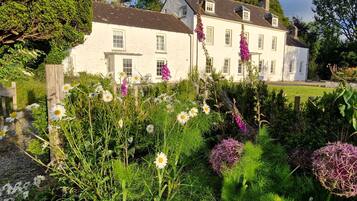 Casa rural | Àrea exterior de l'allotjament