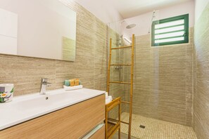 Hair dryer, towels - Comfort, nature and serenity at Villa Alexane (Le Gosier)