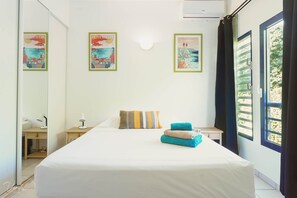 Iron/ironing board, WiFi, bed sheets - Spacious duplex near the beach with cistern (Le Gosier)