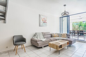 Living area - Spacious duplex near the beach with cistern (Le Gosier)