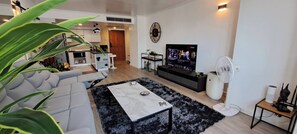 Living room - Newly Renovated 1 Bedroom Condo Nana (Bangkok)