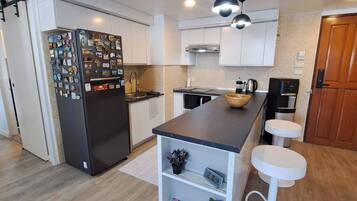 Condo, 1 Bedroom, Accessible | Interior