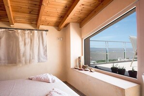3 bedrooms, iron/ironing board, travel cot, WiFi - Pantanassa Villas – Thalia with Jacuzzi & Pool (Agia Marina)