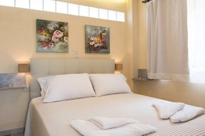 3 bedrooms, iron/ironing board, travel cot, WiFi - Pantanassa Villas – Thalia with Jacuzzi & Pool (Agia Marina)