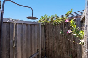 Property grounds - Bluwren: 3  BR, 2.5  BA House in South west rocks, Sleeps 6 (South west rocks)