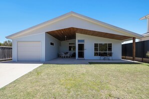 Exterior - Bluwren: 3  BR, 2.5  BA House in South west rocks, Sleeps 6 (South west rocks)