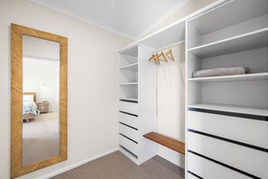 3 bedrooms, iron/ironing board, internet - Bluwren: 3  BR, 2.5  BA House in South west rocks, Sleeps 6 (South west rocks)