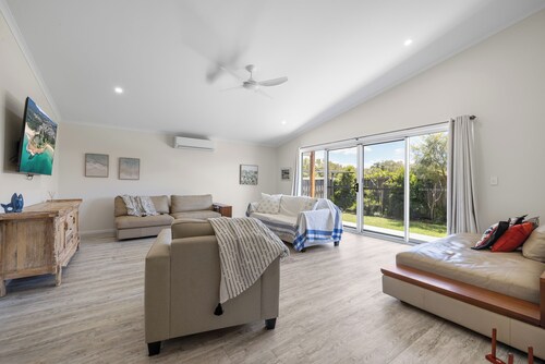 Bluwren: 4  BR, 2.5  BA House in South west rocks, Sleeps 6