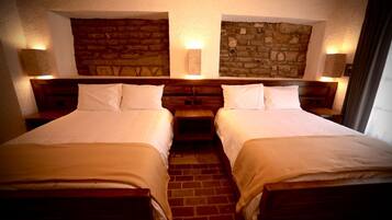 豪華雙人房 | 書桌、手提電腦工作空間、遮光窗簾/窗簾、熨斗/熨衫板