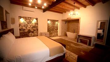 普通客房 | 浴室 | 浴缸、風筒、提供毛巾、番梘