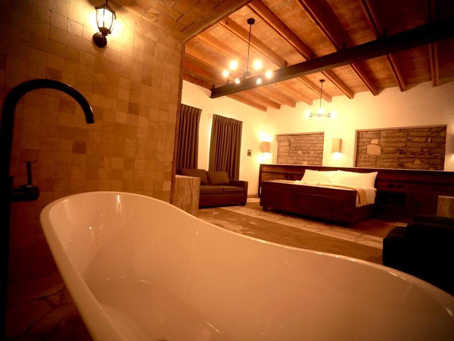 Quarto júnior | Escrivaninha, espaço de trabalho para notebook, cortinas blackout