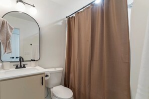 Shower - New Construction 3-bedroom house in charming Tulsa. Enjoy your stay! (Tulsa)