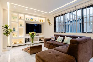 Smart TV, books - Apartment in La Roma : Style + Comfort (Ciudad de México)