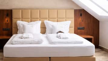 Deluxe Double Room | Desk, blackout drapes, iron/ironing board, free WiFi